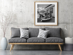 Round headlights of a 1950 Ford Custom Deluxe