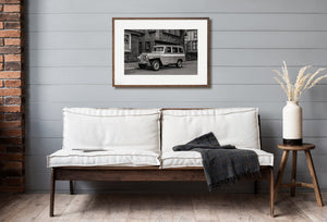 Voiture classique américaine capturée dans un cadre intemporel