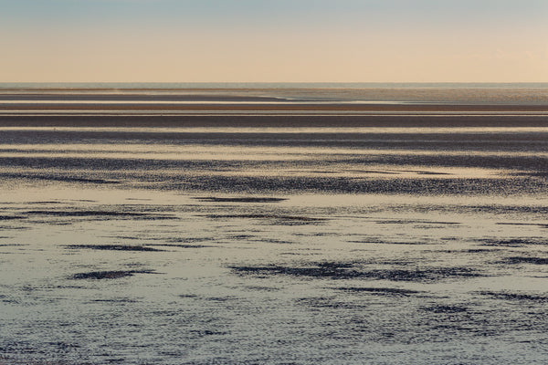 Tranquil ocean waves at dusk