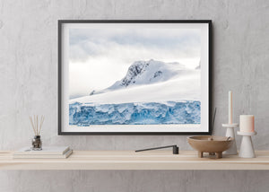 Hermosos acantilados de hielo cubiertos de nieve en la Antártida | Foto Impresión de arte Fine Art impresión fotográfica