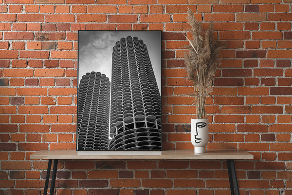 Architectural beauty of Marina City towers in Chicago – black and white