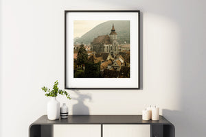 Blick auf die Dachterrasse der mittelalterlichen Kathedrale in Brasov, Rumänien