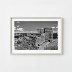 abandoned industrial building in sault ste marie ontario black and white