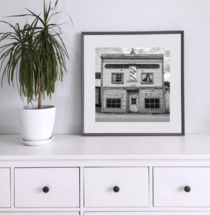 ドーソン シティ フローラ ドーラのサインが古い店頭