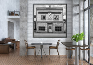 クロンダイク時代の白と黒のホテルの建物