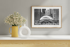 Escultura de Cloud Gate que refleja la arquitectura urbana de Chicago
