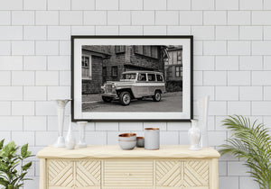 Retro SUV wall art with architectural backdrop