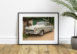Classic car in poor condition Cuba | Wall Art