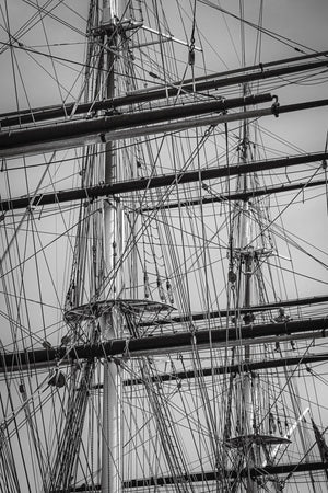 Gros plan de gréement noir et blanc
