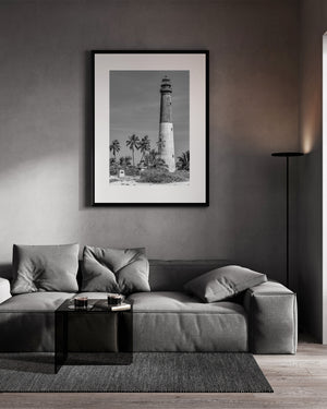 Serena escena del faro en Fotografía en blanco y negro