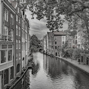 歴史的なユトレヒトの建物とオランダの運河のシーン| 壁アート