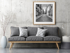 Black and white photo of Temple Bar silence