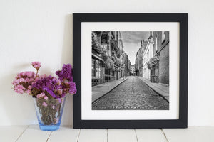 Cobblestone road Temple Bar black and white