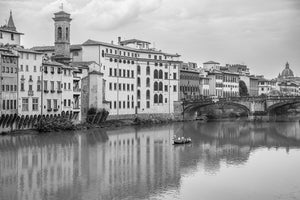 Schilderachtig uitzicht op het stadsbeeld van Florence met Ponte Santa Trinita