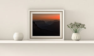 A Govetts Leap lookout photograph captures the quiet Blue Mountains at sunrise