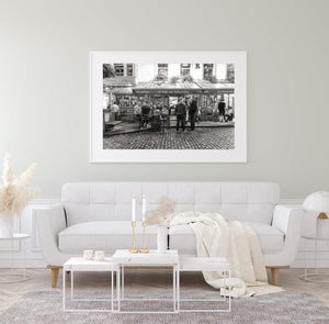 uthentic pub moment in Irish city at night