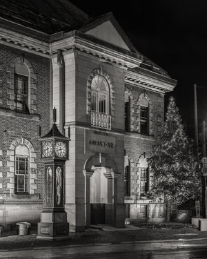 Black and white photo of Canadian steam clock in Otaru Japan