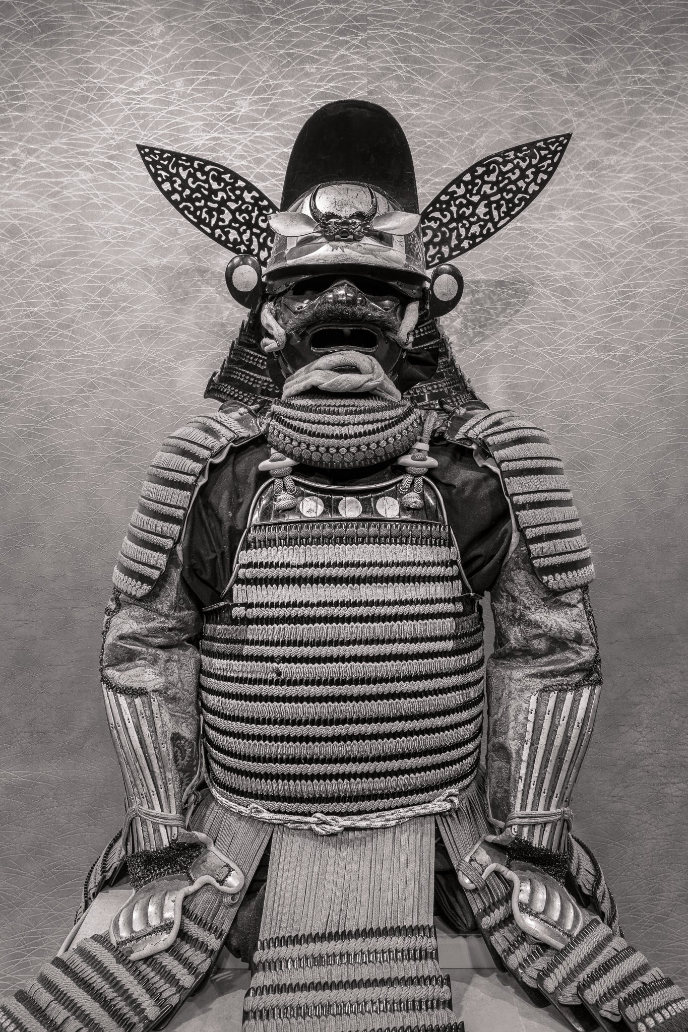 翼の紋章 サムライアーマー モノクローム 壁アートプリント – Dan