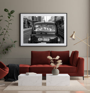Zwart-wit foto van de Londense stadstaxi