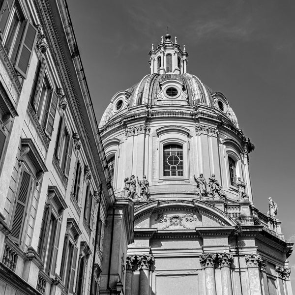 Monochrome dome architecture in Rome