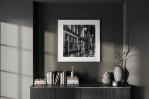 Monochrome image of Dutch buildings on Nieuwebrugsteeg