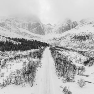 Noorwegen winterlandschap zwart-wit foto