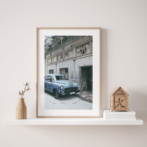 Havana street art photography with antique car