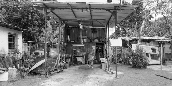 Rustic Cuban garage photo