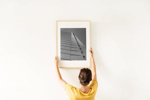 Abstracte brugstructuur in zwart-wit