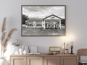 Retro Texaco gas station on Route 66 evoking memories of a bygone era