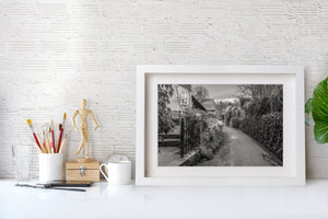 Surrey Village Lane monochromes Kunstwerk