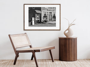 Boutique rurale historique capturée en monochrome