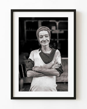 Smiling Havana woman in a black and white street portrait