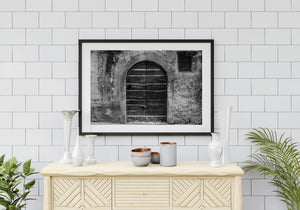 Verwitterte Steintür Spoleto Italien Foto