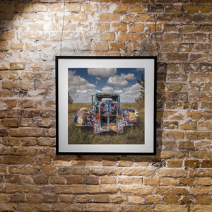 Bug Slug Ranch Texas, camion vintage coperto di graffiti | Edizione limitata di 10