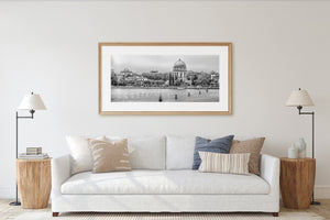 Ampia vista sul Tempio Votivo e sul lungomare veneziano