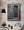 Architecture italienne monochrome avec une grande porte en bois et un mur texturé