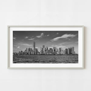 Black and white Lower Manhattan skyline with One World Trade Center