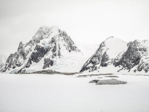険しく寒い南極の風景 |写真 アートプリント ファインアート 写真プリント