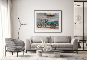 Vecchie biciclette abbandonate contro un muro a Pechino Cina | Foto Stampa d’arte Fine Art stampa fotografica