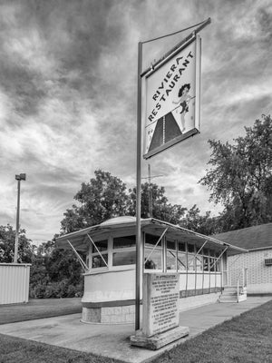 Bob and Peggy Kraft original Route 66 diner | Photo Art Print fine art photographic print