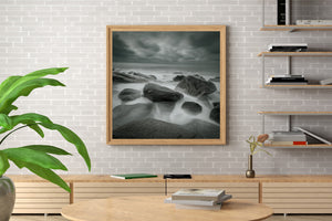 L'onda scorre nelle formazioni rocciose Spiaggia di Kostbergan | Foto Stampa d’arte Fine Art stampa fotografica