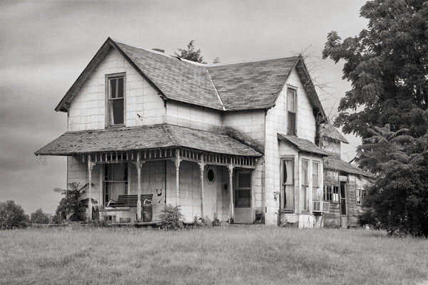 Old rundown farmhouse in rural Indiana | Photo Art Print fine art photographic print