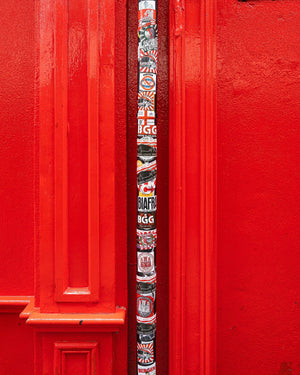 Tubería de desagüe cubierta de pegatinas Dublín Irlanda | Foto Impresión de arte Fine Art impresión fotográfica