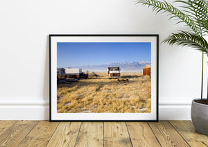 Rostige Landmaschinen und alte Fahrzeuge | Fotokunstdruck – Fine-Art-Fotodruck