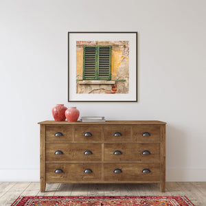 Verweerd groen Toscaans raam | Foto Kunstprint Fine Art fotografische afdruk