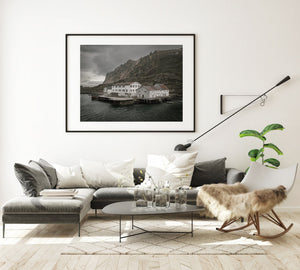 Joh L Ustad Sjohus verfallendes Hotel | Fotokunstdruck – Fine-Art-Fotodruck