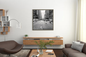Passants marchant dans la W39th Street, New York, été chaud | Photos Tirage d’art Fine Art impression photographique