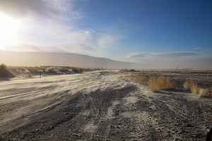 Tempesta di sabbia su una strada nel deserto | Stampa fotografica d’arte