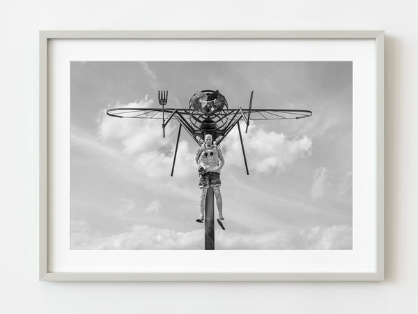 Being carried away by the mosquitoes | Photo Art Print fine art photographic print